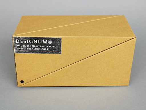Myranda Brugge (1957) black KS vase, for Designum, 1981 in original packaging 