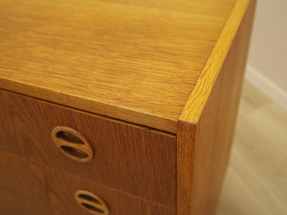 Cassettiera danese in frassino degli anni '70 con maniglie rotonde e gambe nere. – Cassettiere, Wood (photo 8 of 13)
