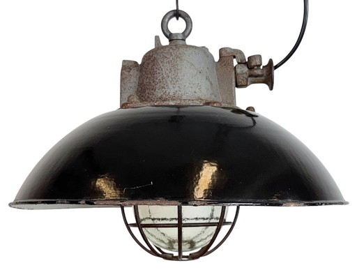 Lampada a sospensione industriale a gabbia in ghisa e smalto nero, anni '60