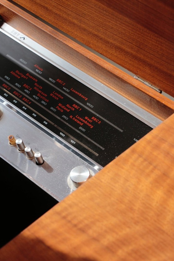 Image 1 of Giradischi vintage HMV 2351 – Mobile audio inglese anni '70