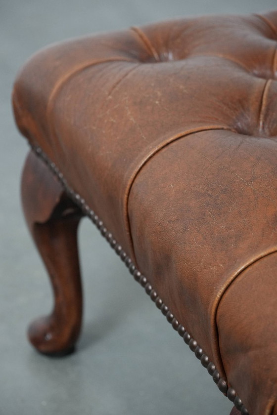 Image 1 of Elegante reposapiés Chesterfield de piel de vacuno