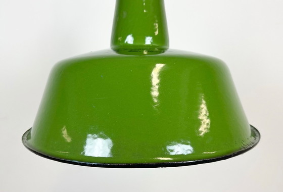 Image 1 of Lampe industrielle en émail vert de Zaos, années 1960