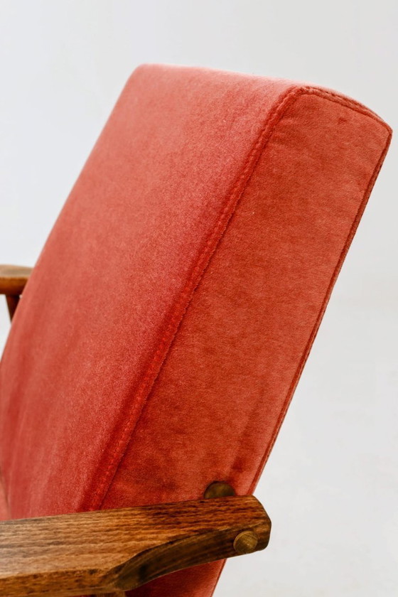 Image 1 of Modern longue chair strawberry velvet design by H.Lis