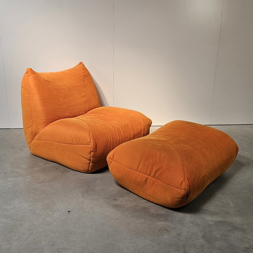 Sillón de salón vintage con reposapiés
