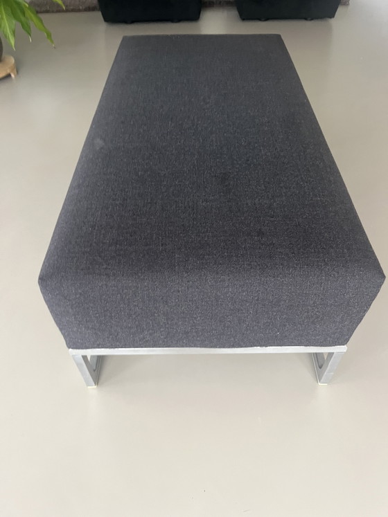 B&B Italia Charles Puf – Reposapiés y pufs, Textile, polished steel (photo 6 of 6)