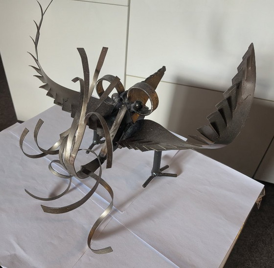 Sculpture décorative en métal représentant un oiseau, faite à la main – Iron, Metal (photo 4 of 7)