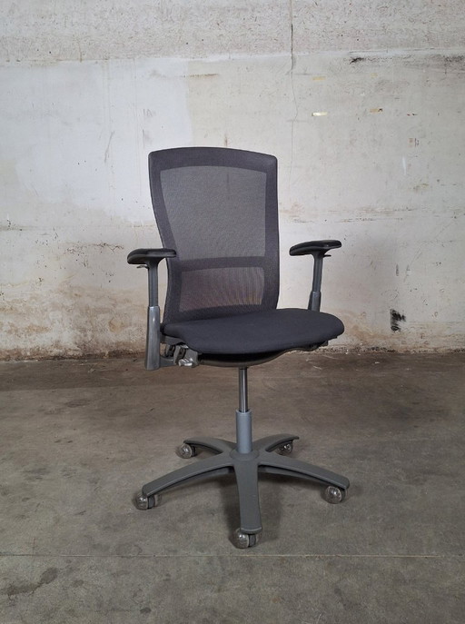 Chaise de bureau ergonomique réglable Knoll avec dossier en maille