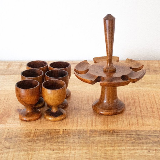 Image 1 of Vintage eierdopstandaard met 6 eierdopjes, gemaakt van olijfhout