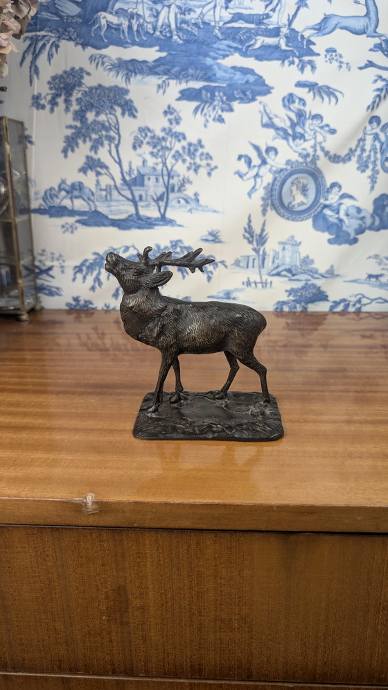 Image 1 of Sculpture en bronze d'un cerf bramant dans le goût de Paul-Édouard Delabrièrre