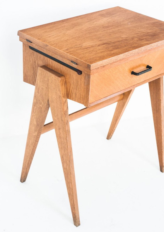 Consolle o tavolino vintage. Gambe oblique in rovere - Francia anni '60 – Console, Wood (photo 9 of 13)
