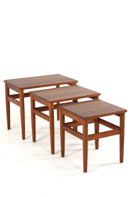 Set of 3 Danish Nesting Tables Side Tables Solid Teak Vintage Restored – bijzettafels, Wood
