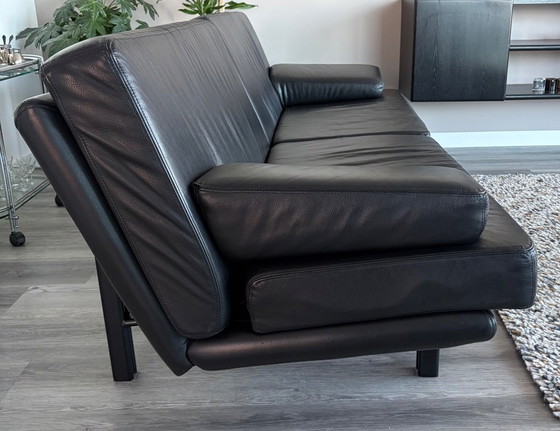 Sofá de cuero negro estilo HF – HF Style, Leather, Metal (photo 9 of 10)