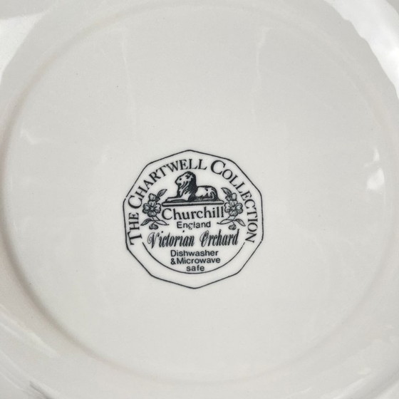 Image 1 of Set van 8 Churchill dinerborden, "Victorian Orchard" patroon, Staffordshire, Engeland