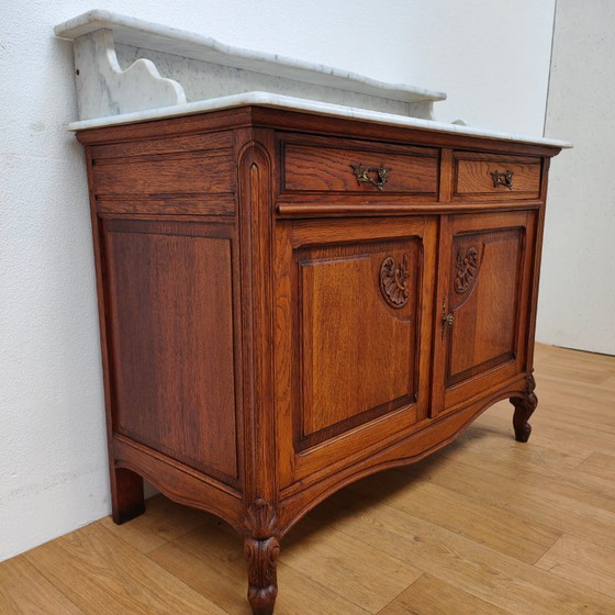 Image 1 of Credenza, cassettiera, comò e mobile da bagno vintage e antichi con piano in marmo.