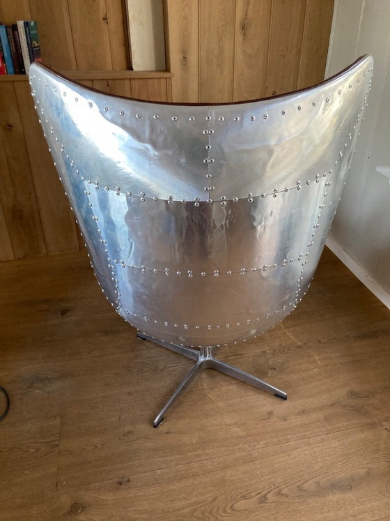 Image 1 of Poltrona a uovo in stile aviatore