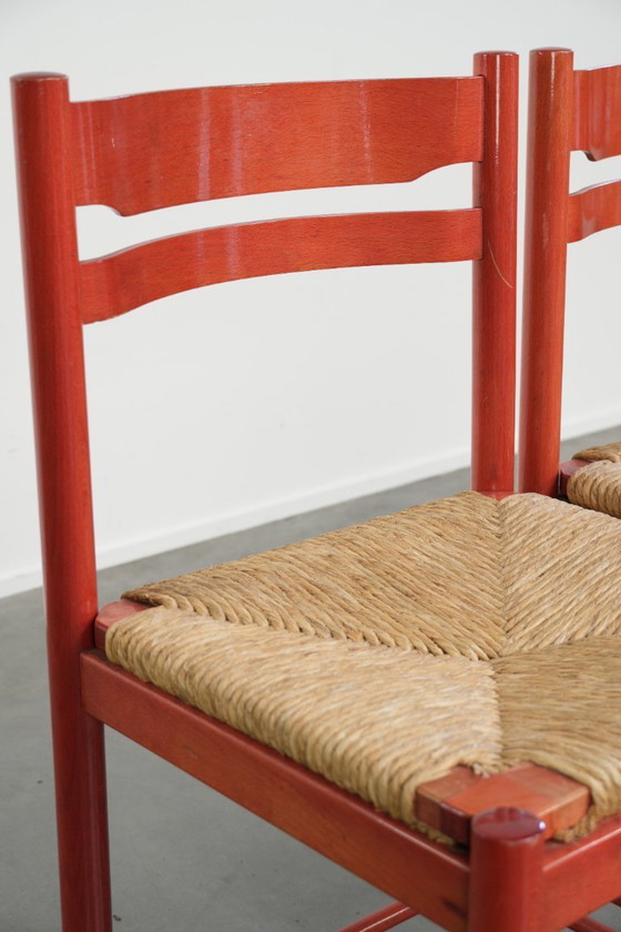 Image 1 of 2 x Leuk rood vintage houten stoeltje uit de jaren ’70 met een gevlochten rieten zitting