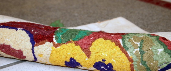 Image 1 of Alfombra antigua americana hecha a mano, de 64 cm x 102 cm (2' x 3,3'), década de 1920 - 1C422