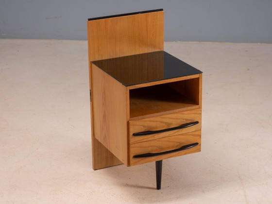 Coppia di comodini vintage cechi di Mojmir Požar, anni '60, in legno e vetro, 42 × 40 × 81 cm – Wood (photo 9 of 10)