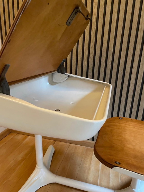 Image 1 of Pupitre escolar americano.