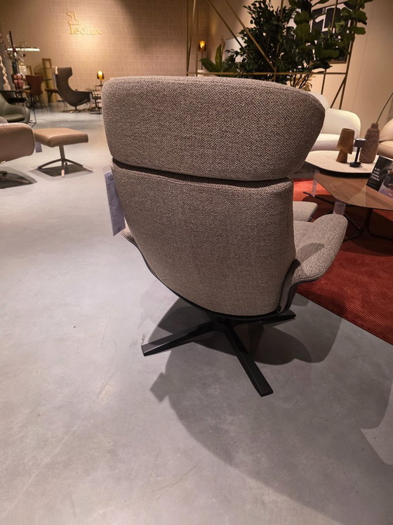 Image 1 of Sillón giratorio Time-Out con otomana de Conform.