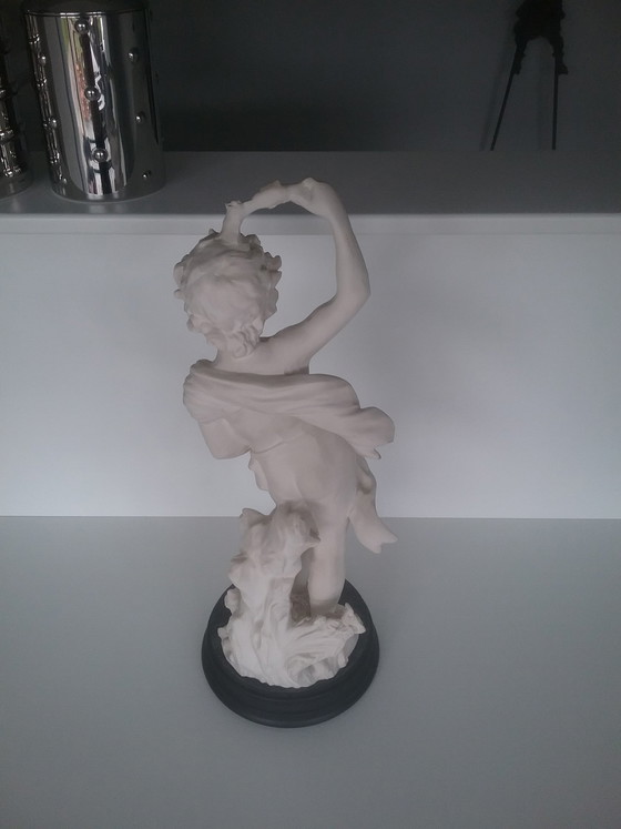 Image 1 of Jongen met bloemen 