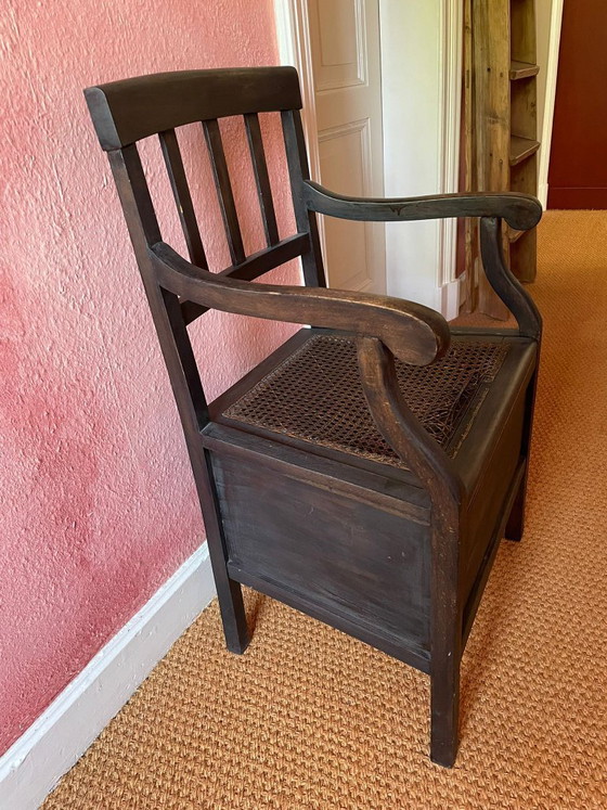 Image 1 of Schöner alter Sessel (Kommode)