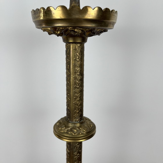 Image 1 of Antike gotische Bronze religiöse Kerzenleuchter