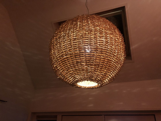 Image 1 of Bolvormige pitriet lamp diameter 90 cm.