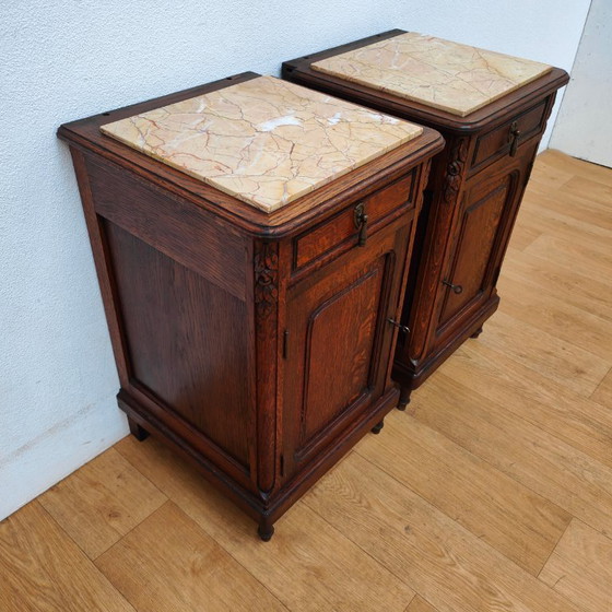 Image 1 of Set di comodini antichi vintage con piani in marmo. PREZZO FISSO