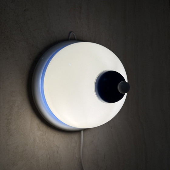 Image 1 of Applique vintage in vetro bianco e blu, anni '70