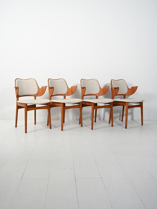 Ensemble de quatre chaises danoises de Hans Olsen