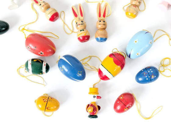 Image 1 of Set of 24 Vintage Easter Hand Painted Wooden Ornaments, Germany 1980s, Original Box