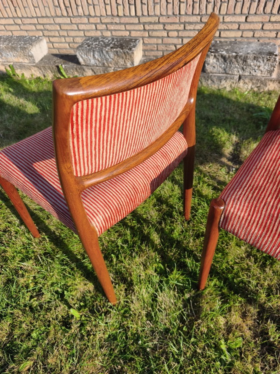 Ensemble de 4 chaises Möller modèle 80, vintage danois des années 1960 – J.L. Møllers Møbelfabrik (photo 4 of 8)