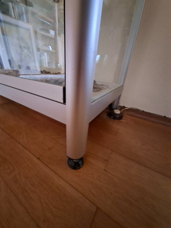 Image 1 of Vitrinekast / display cabinet
