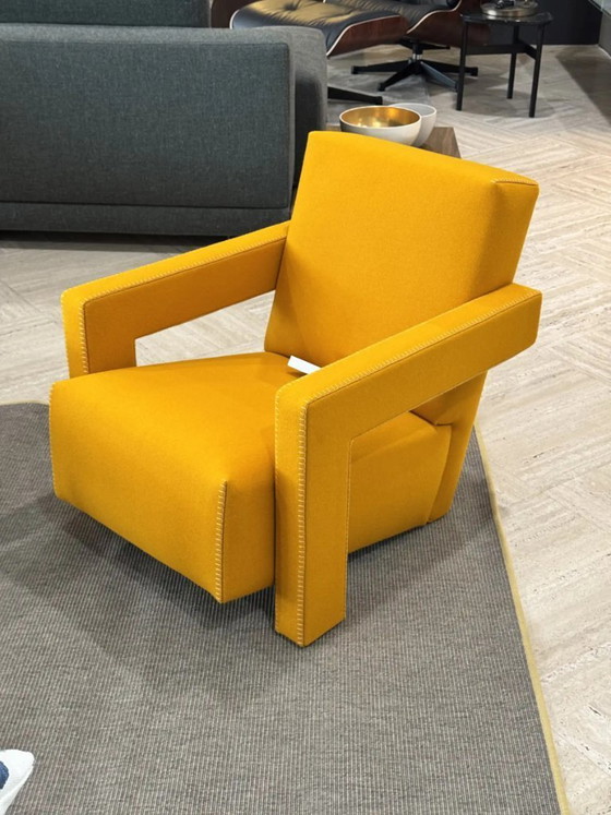 Image 1 of Sillón CASSINA 637 Utrecht (NUEVO, SIN USAR) en lana Kvdrat color amarillo azafrán