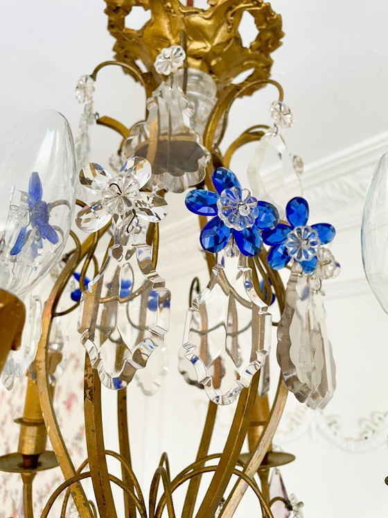 Image 1 of Lampadario antico a gabbia in bronzo dorato, con luce in cristallo di Murano color zaffiro.
