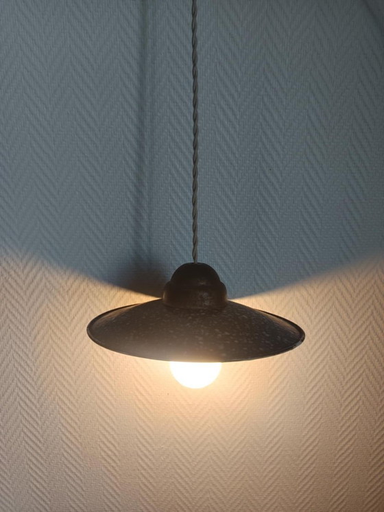 Image 1 of 2x Vintage geëmailleerd metalen industriële hangers