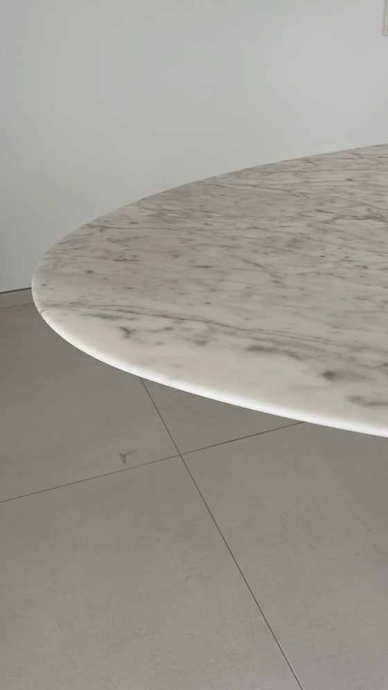 Original Knoll Tulip oval dining table 198x121cm in Arabescato matt marble in NEW CONDITION! Design: Eero (photo 7 of 15)