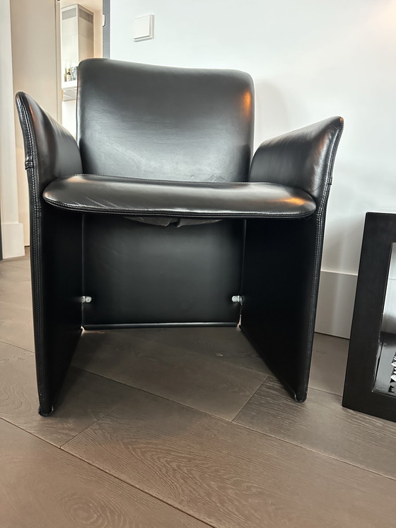 Image 1 of 10 sedie da pranzo in pelle Saporiti con braccioli: design italiano senza tempo