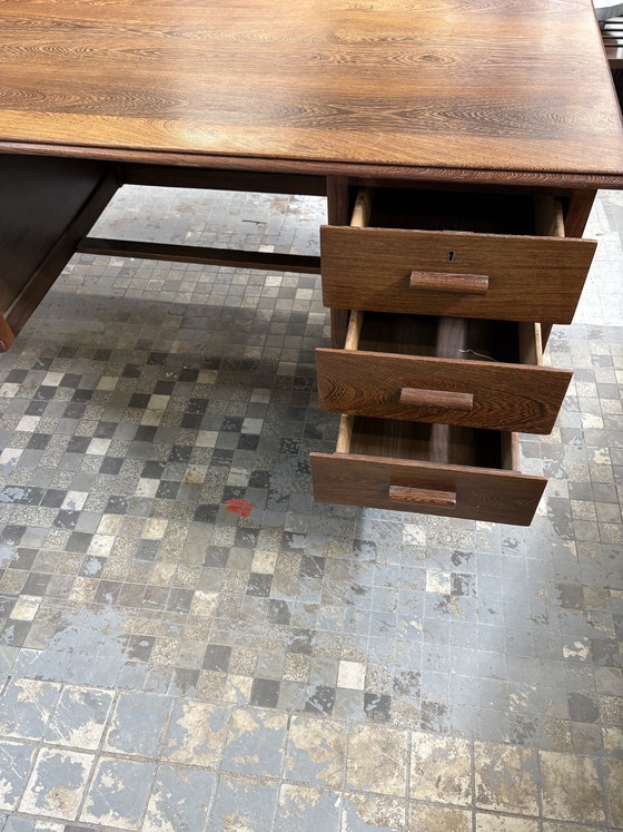 Image 1 of Vintage massief eiken bureau, 6 lades 