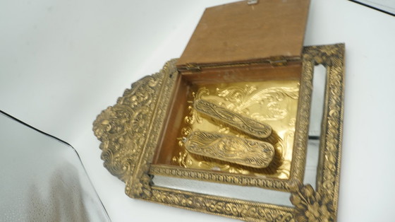 Image 1 of Niederländischer antiker, verzierter Messing-Galeriespiegel, Bürsten, Wandglas, Kupferschrank