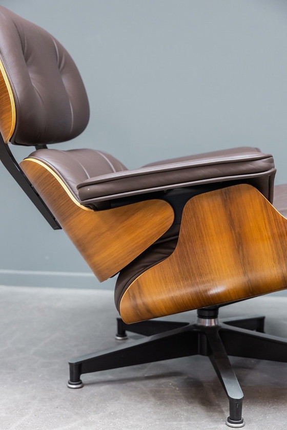 Image 1 of Sillón Eames + otomana