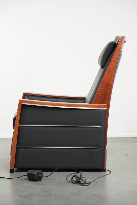 Image 1 of Schuitema Art Deco design relaxfauteuil uit de Decoforma serie met zwart rundleer