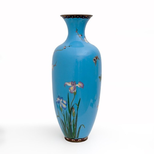 Grand vase en émail à décor floral - Cuivre et laiton - Japon, fin du XIXe siècle