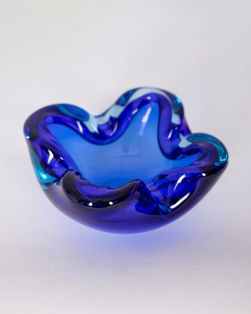 Cenicero vintage de cristal de Murano azul de los años 70, diseño italiano
