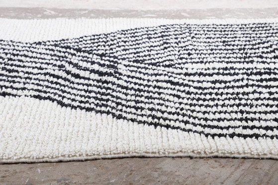 Alfombra bereber tradicional tejida a mano, tamaño 150/250 cm. – Aime Té, Wool (photo 4 of 7)
