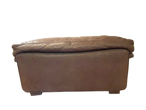 Unieke Vintage Design Salon (1980) – 2x Royale 3-Zits & Poef in High-End Nubuck Leder – 3-5 zitsbanken (photo 5 of 10)