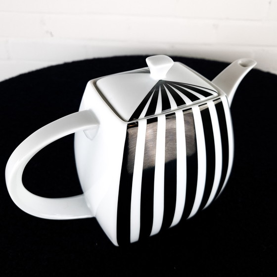 Image 1 of Teiera vintage in ceramica bianca e nera con motivo zebrato