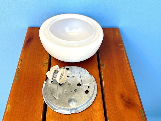 Image 1 of Minimalistische wit opaline glazen plafond- of wandlampen, jaren '90, set van 2