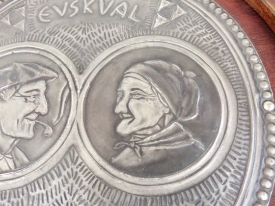 Image 1 of J. Arneguy, signé, rare ancien guéridon du Pays Basque, art déco, années 30